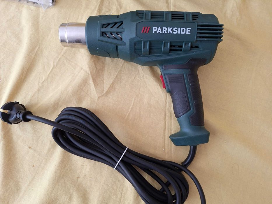 Pistol cu aer cald Parkside, cu accesorii, 200w, doua trepte aer