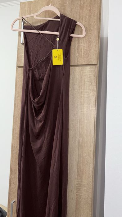 Rochie Louis Vuitton maro jerseu slinky elastic,cu spatele gol