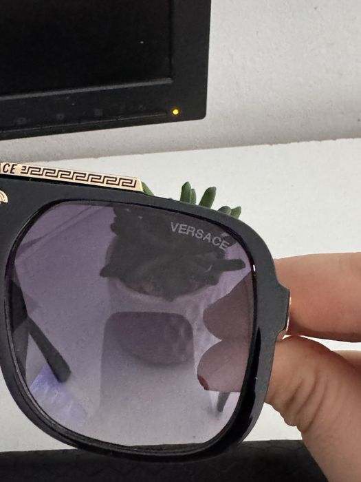 vand ochelari versace - stil luxury