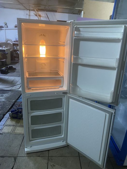 Продам холодильник