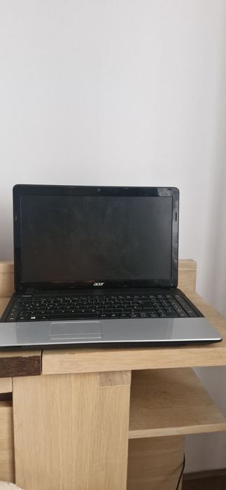Vând acer e1-531 pentru piese.