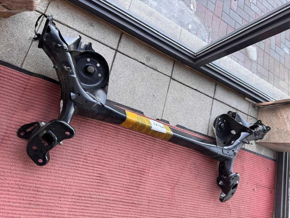 Geely Coolray балка задней подвески