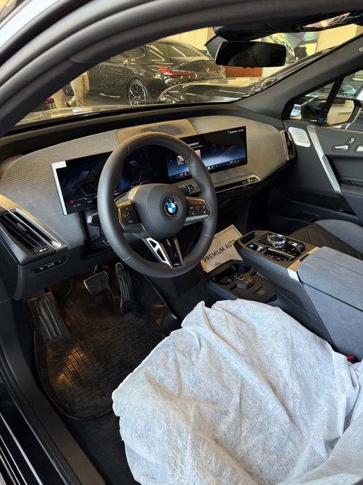 Продам новый BMW iX xDrive60 с гаранией 8 лет