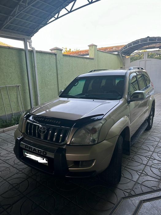 Toyota Prada в хорошем состоянии