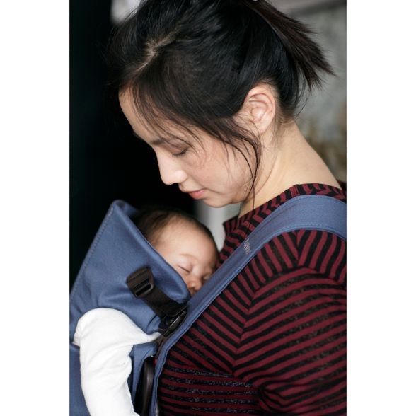 Marsupiu anatomic Mini BabyBjorn, cu pozitii multiple de purt