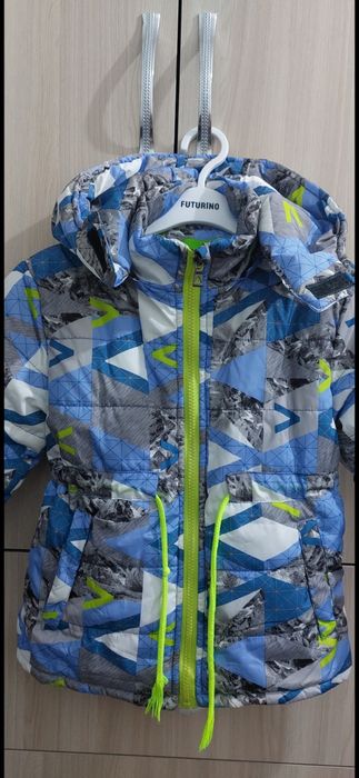 Зимняя куртка на 4-5лет