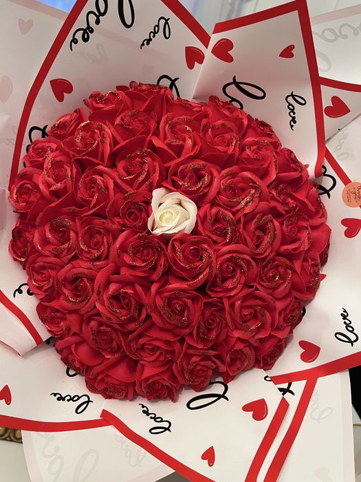 Vand buchet din trandafiri cu sclipici !