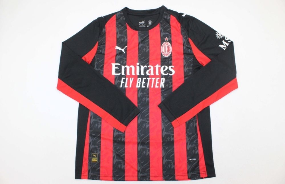 Bluze de fotbal cu diferite echipe