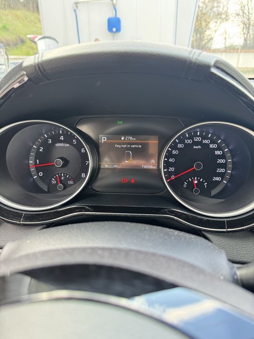 Продавам Kia ceed SW