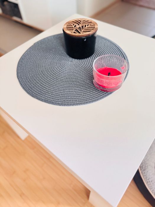 Продавам холна маса