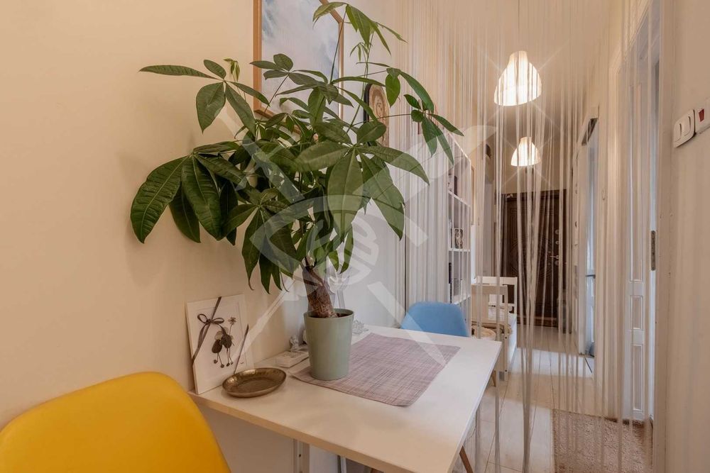 Продава се Тристаен апартамент в София, Център - 87 кв.м за 3322 €/кв.м - Снимка #8