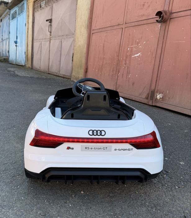 Masinuta electrica Audi