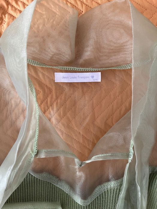 Pulover elegant cu maneci bufante si fundite