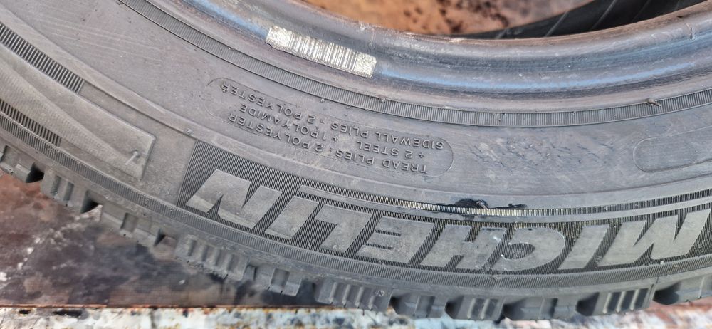 Set 4 Anvelope Michelin 215 60 R17 C  M+S