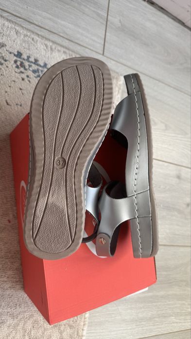 Сандалии женские