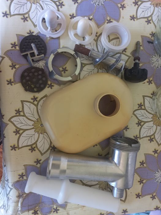 Мясорубка электрическая