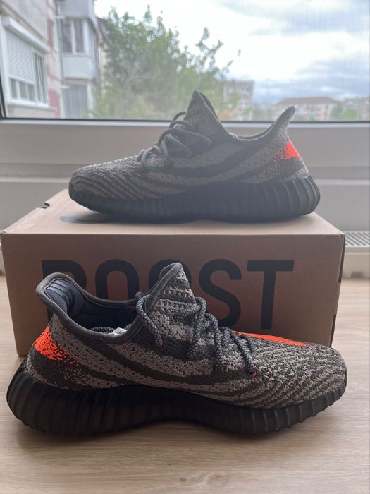 Yeezy 350 ,,V2 Carbon Beluga”-noi, nefolositi