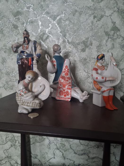 Статуэтки фарфор