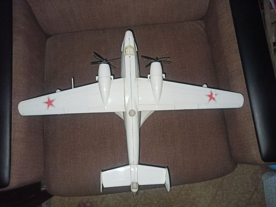Модель самолёта БЕ-6 пластикарт ГДР