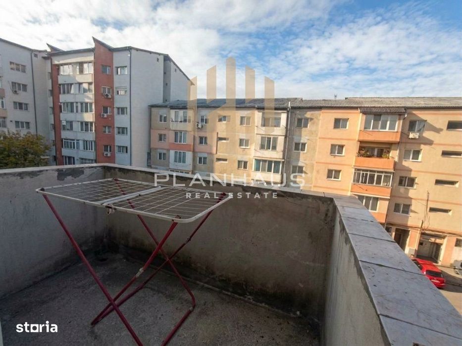 Apartament cu 3 camere zona Petru Rares