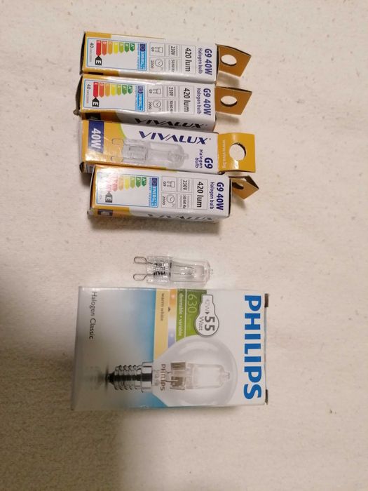 3 бр. халогенни крушки: 2 Vivalux G9 и една Philips E14
