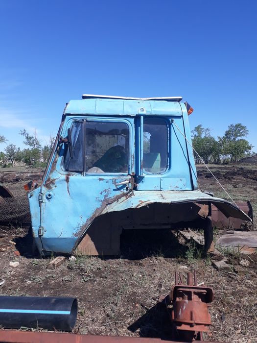 Продам две кабины на мтз капот