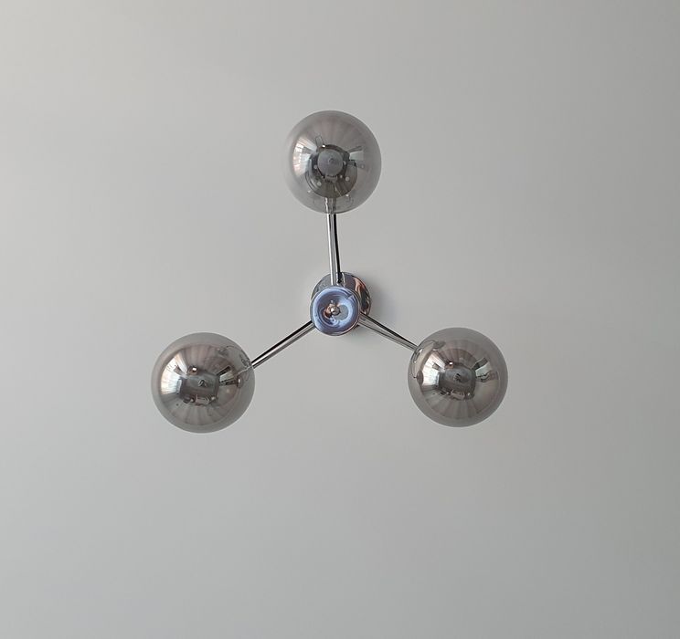 Стильная люстра на 3 плафона