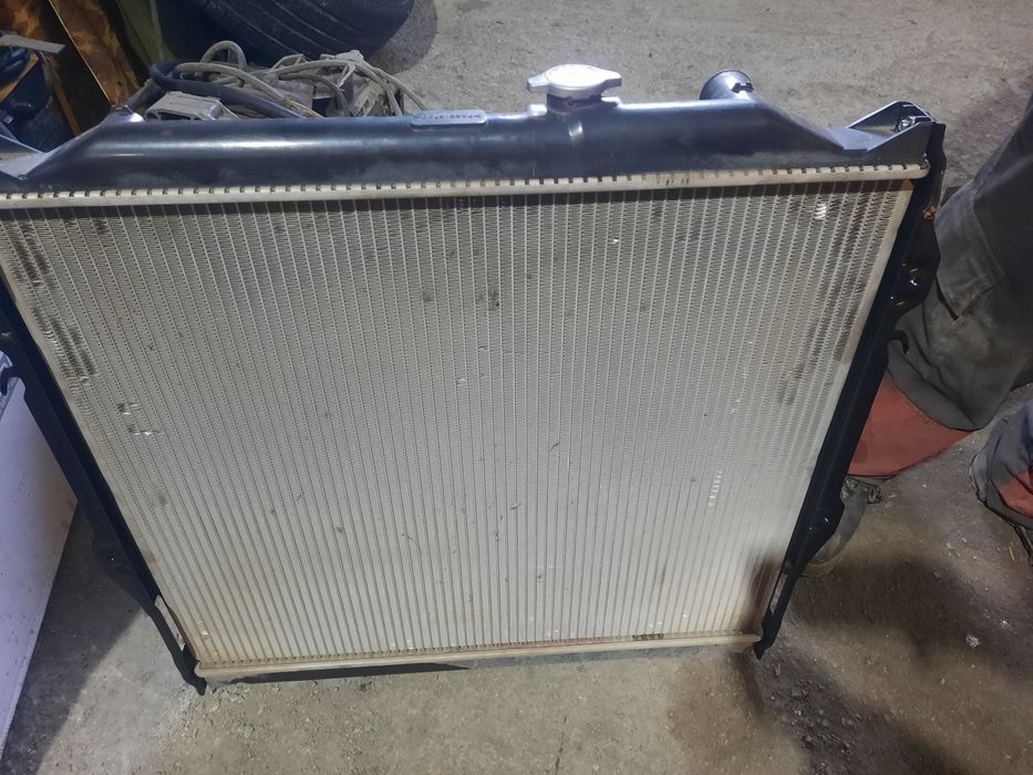 Продам радиатор Прадо 1кз