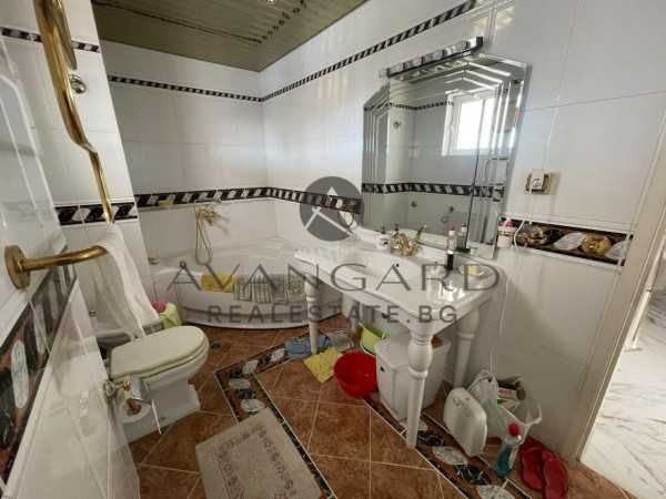 Продава се Четиристаен апартамент в Пловдив, Кършияка - 250 кв.м за 1800 €/кв.м - Снимка #11