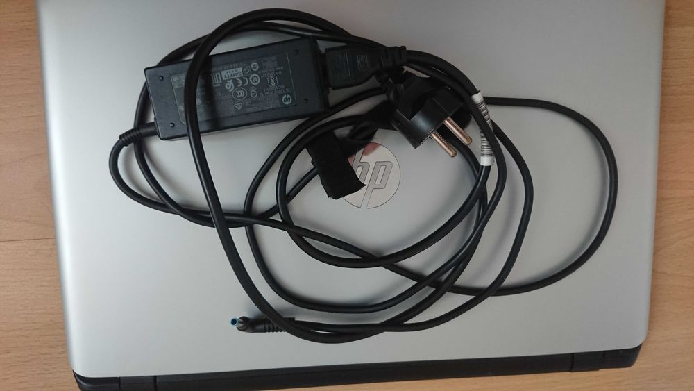 Лаптоп hp 350 G2-  проблем с дъното