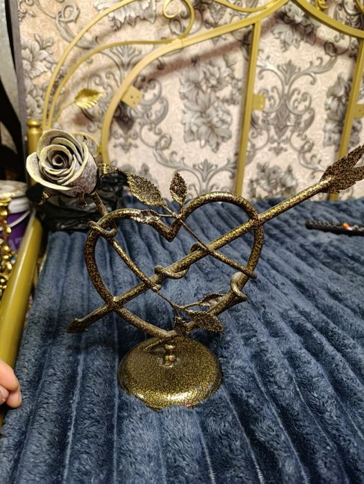 Статуэтки совпласитал продам