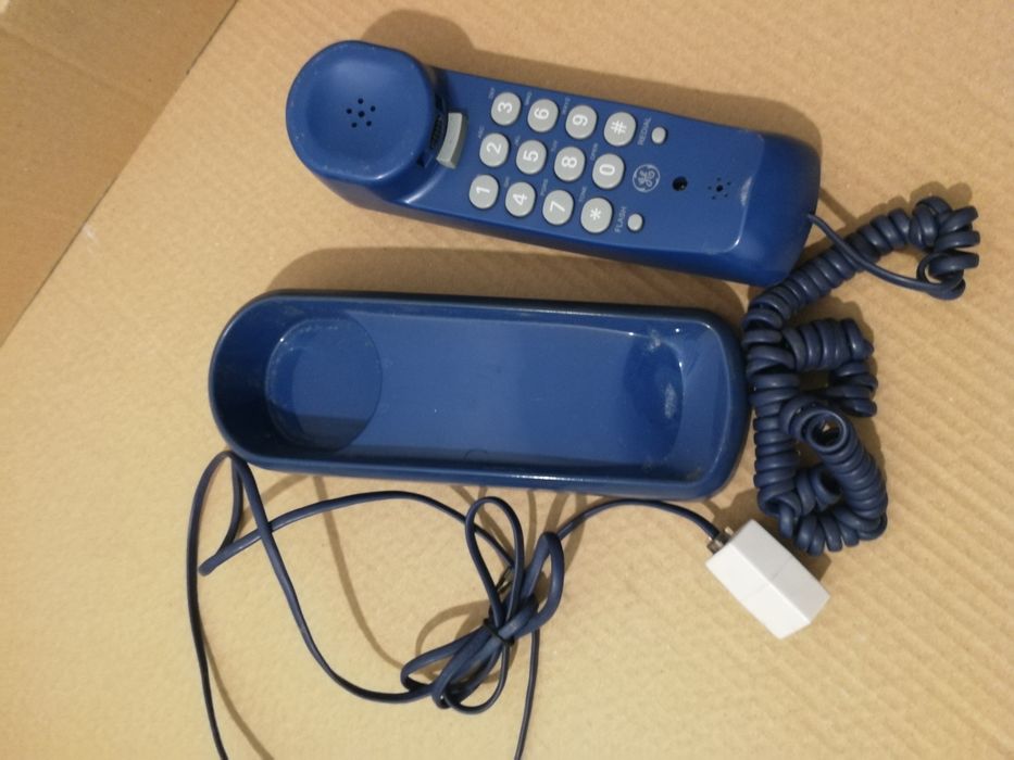 Телефони с големи бутони, работещи и с тонално избиране