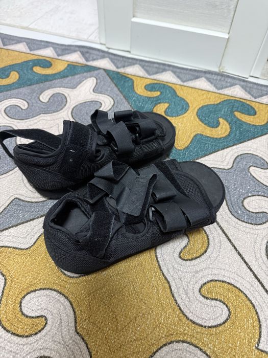 Специальные ботинки Барука