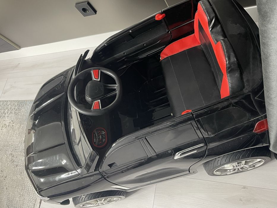 Машинка для детей едим сама с пультом