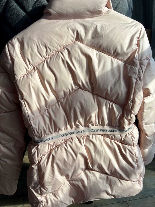 Calvin Klein Jeans яке, 14 години