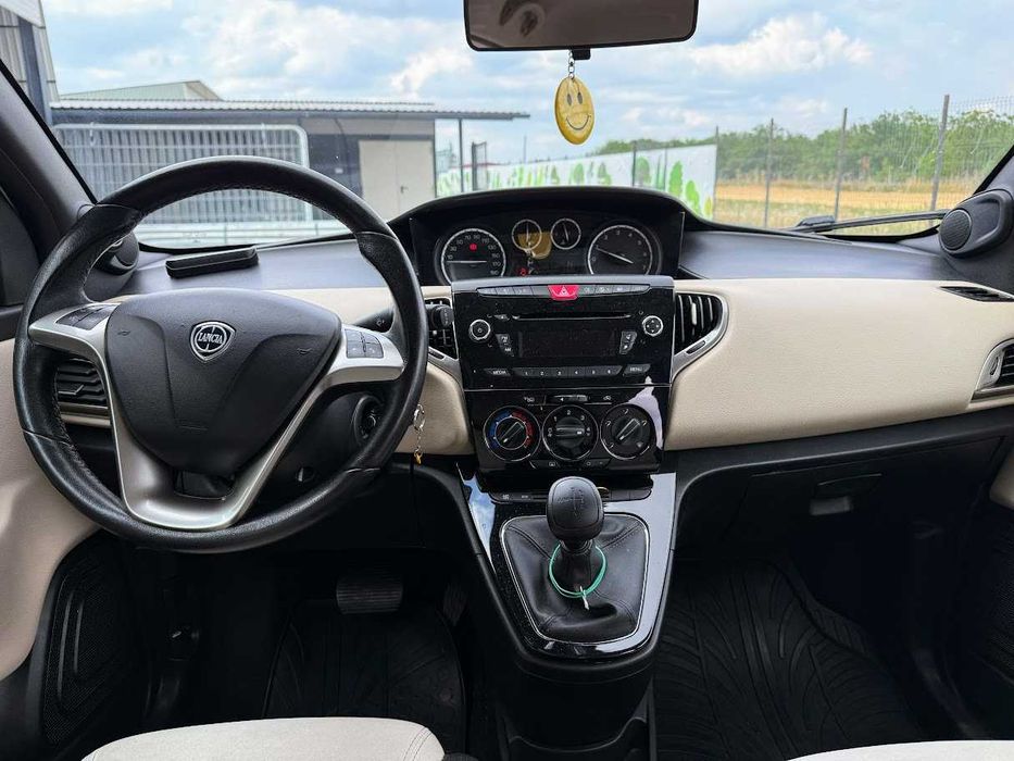 Lancia Ypsilon 2014 automata