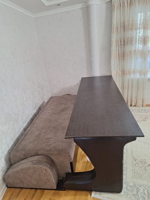 Отдам бесплатно диван б/у и шкафчик, самовывоз