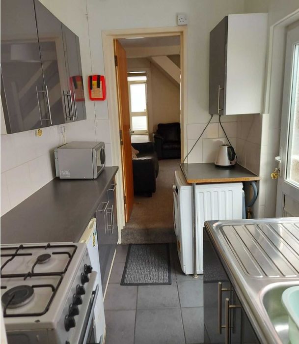 Дава се под наем Двустаен апартамент в София, Център - 65 кв.м за 382.5 € - Снимка #1