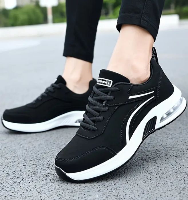 Черни дамски маратонки номер 37