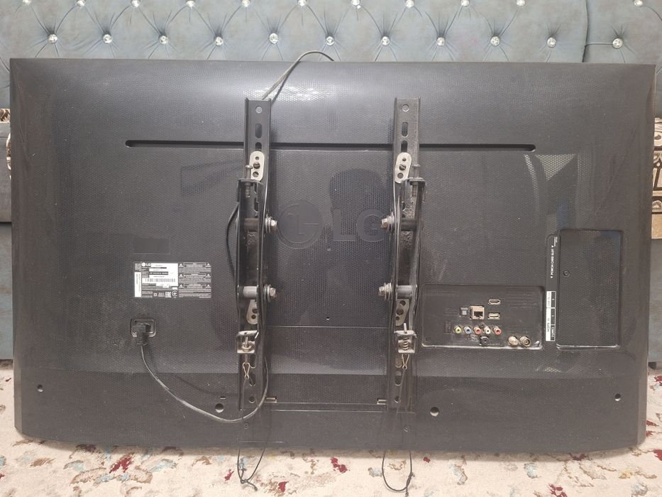 Телевизор LG продаётся