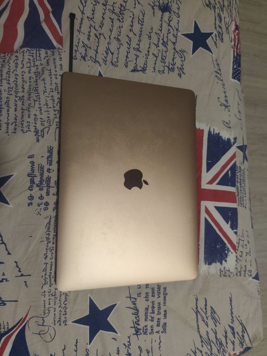Cand macbook fara sistem de operare