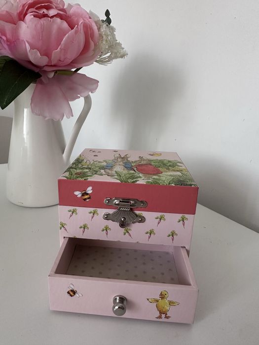 Cutie muzicală Trousselier Peter Rabbit + ceas copii CADOU