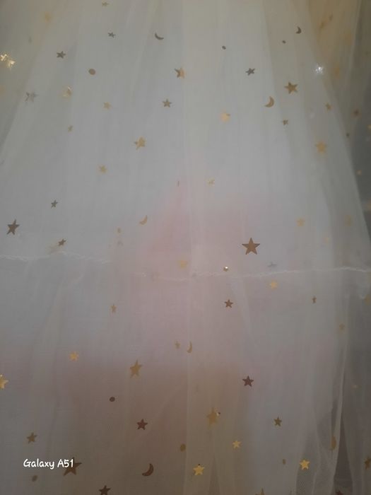 Платье праздничное.