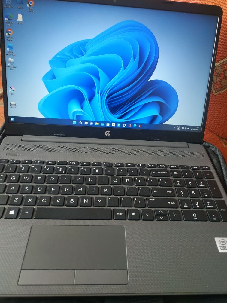 Laptop Hp Laptop Hp 250 G8 Cu Procesor Intel Core I3 1005g1 15 6 Full Iasi • Olxro 9938