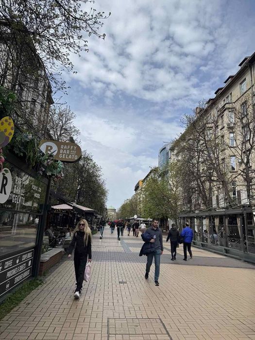 Магазин в София- площ 15 цена 299999