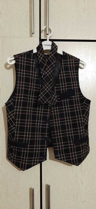 жилет с галстуком 2й класс