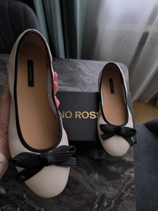 Обувки балеринки Gino Rossi