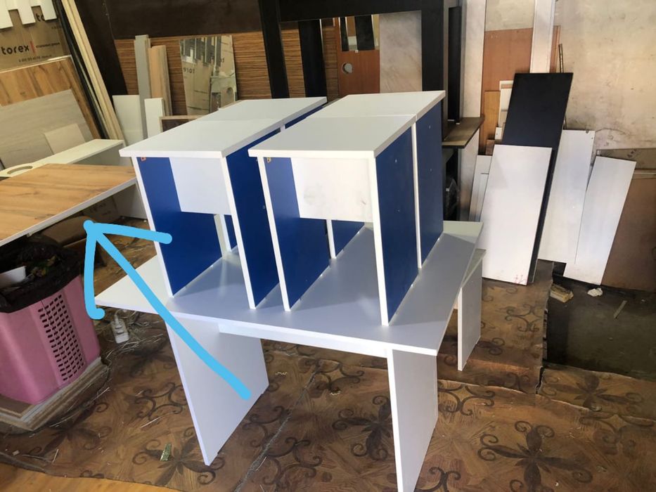 Продам новвй кухонные столы с табуретками