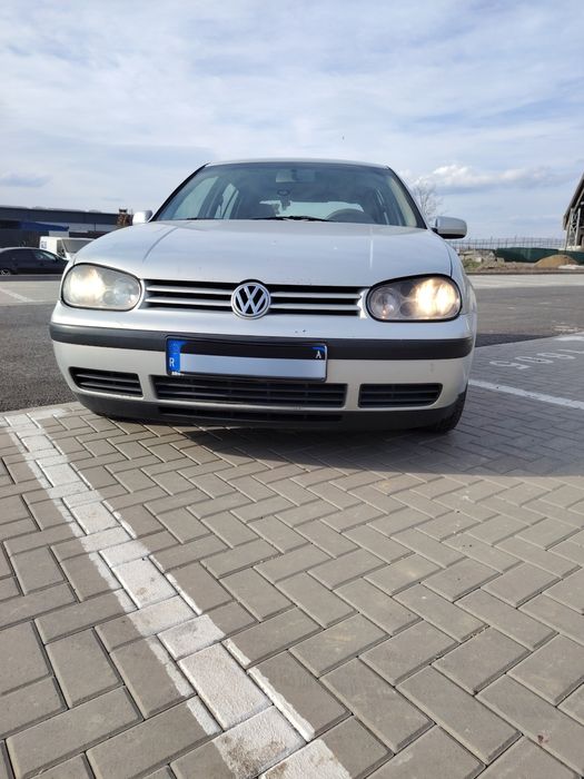 Vând Volkswagen Golf 4 1.9SDI