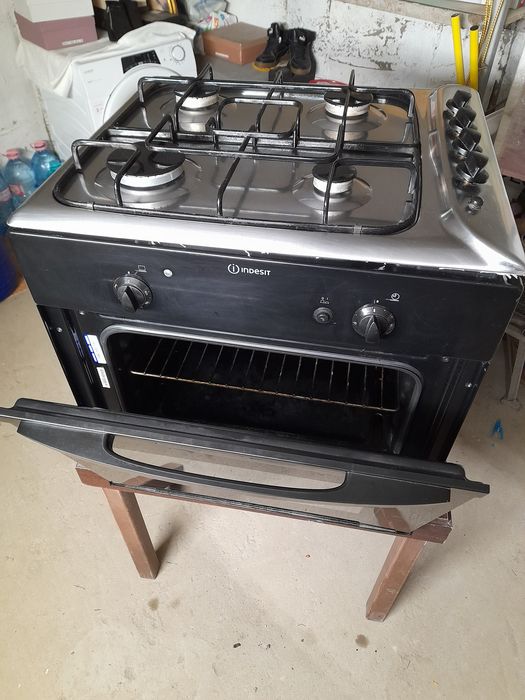 Cuptor electric+gaz incorporabil Indesit